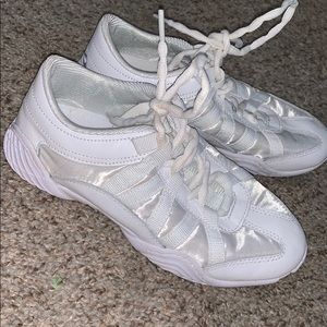 Nfinity cheer shoes